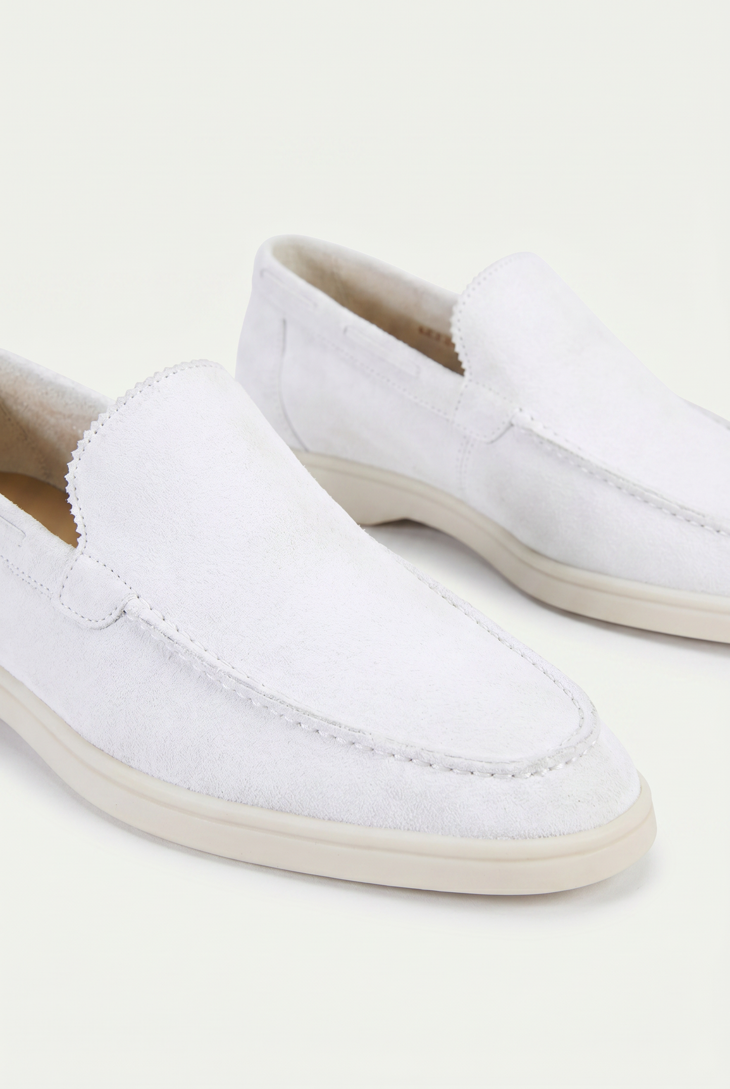 Amalfi Classic Suède Loafer White